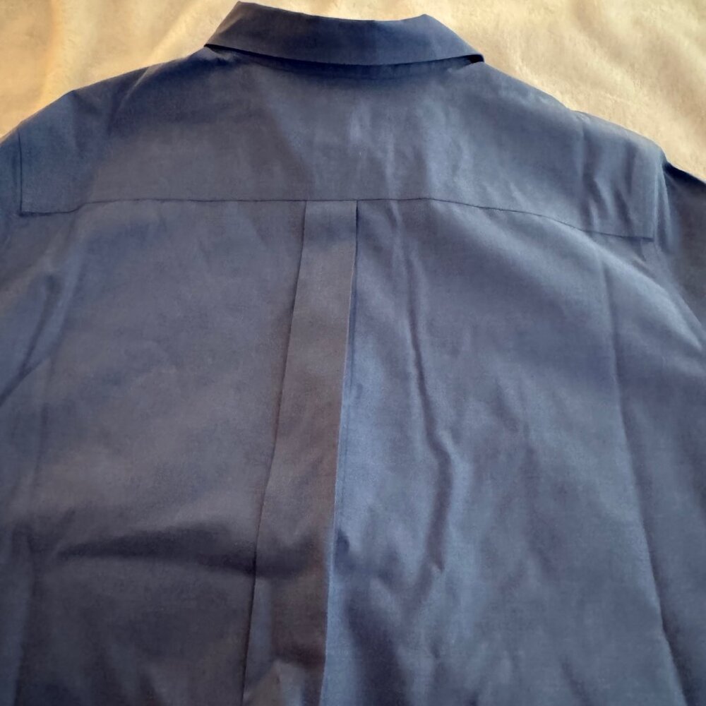 L.L. Bean Wrinkle Resistant Blue Cotton Long Sleeve Button Down Blouse Size L - Picture 10 of 16
